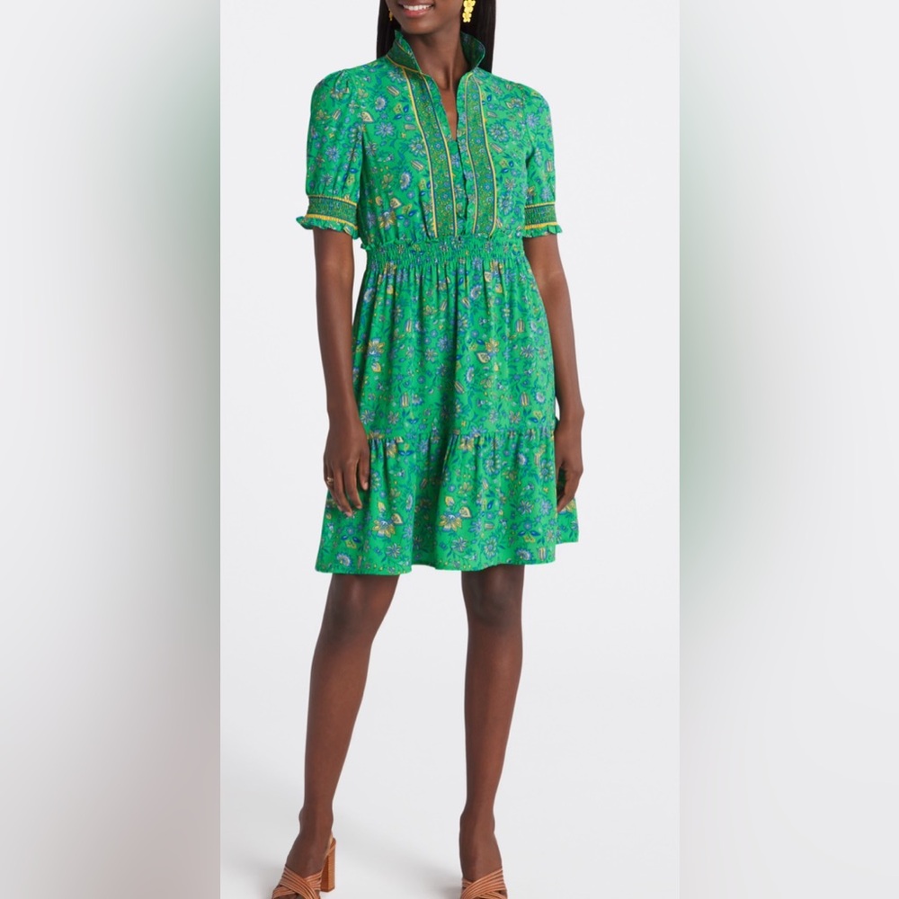 Worn once! Maggie London Neave Puff Sleeve Dress. Size 4.
